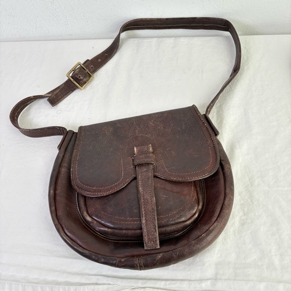 Vintage artisan handmade boho minimalist distressed genuine leather shoulder bag - Picture 14 of 17